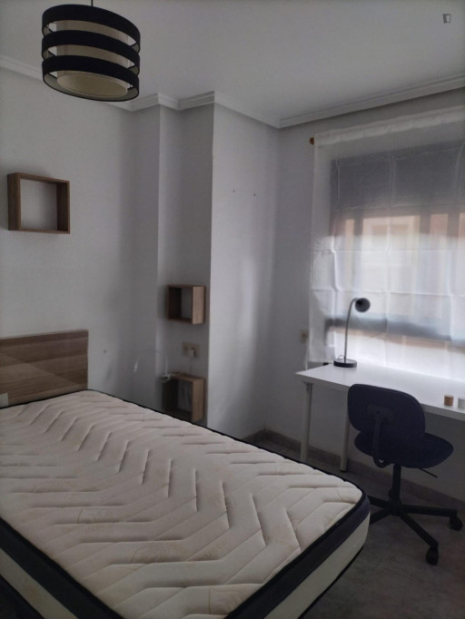 Pleasant double bedroom in Albors - Valence - chambre - ImmoJeune