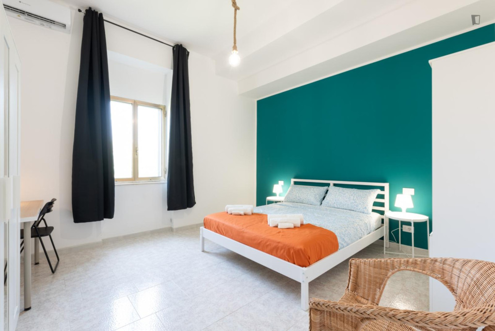 Very neat double bedroom near Brigata Bari station - Bari - chambre - ImmoJeune