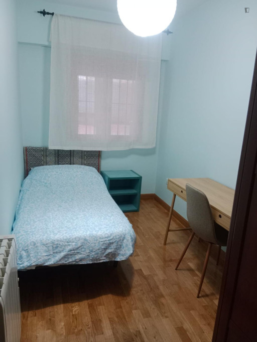 Comfortable single bedroom well connected to the city center - Madrid - chambre - ImmoJeune
