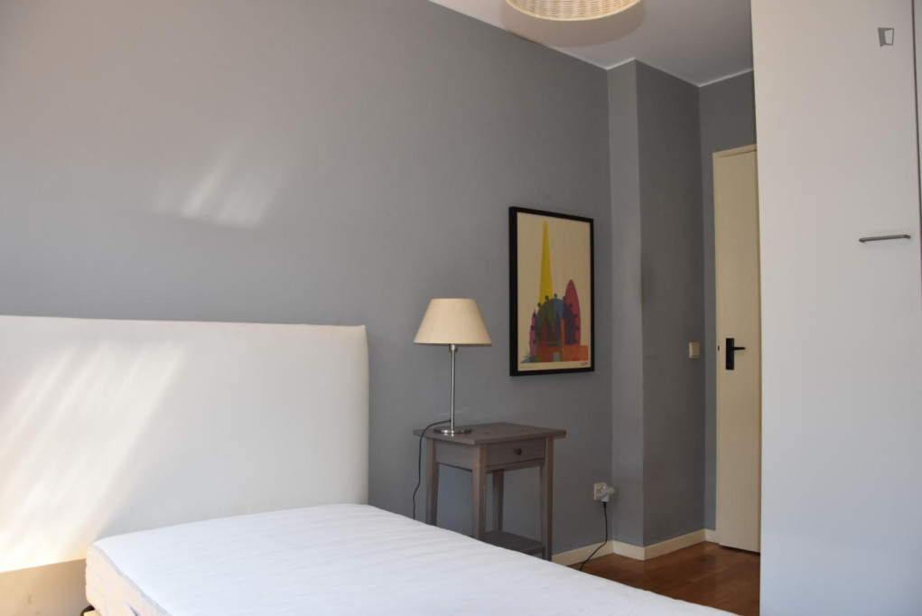 Comfy Single Bedroom close to Santa Catarina View Point - Porto - chambre - ImmoJeune