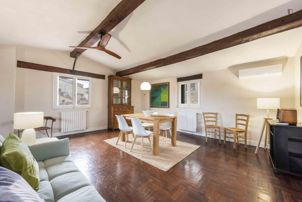 Charming 1-bedroom apartment in the Duomo area - Florence - chambre - ImmoJeune