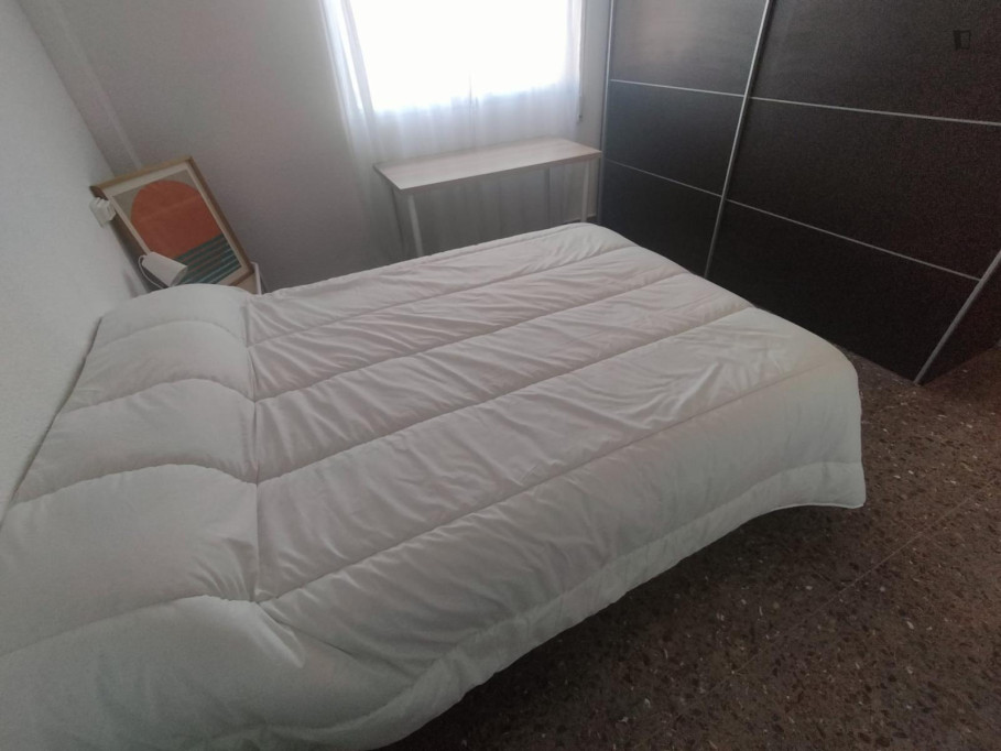 Very neat double bedroom in Els Orriols - Valence - chambre - ImmoJeune