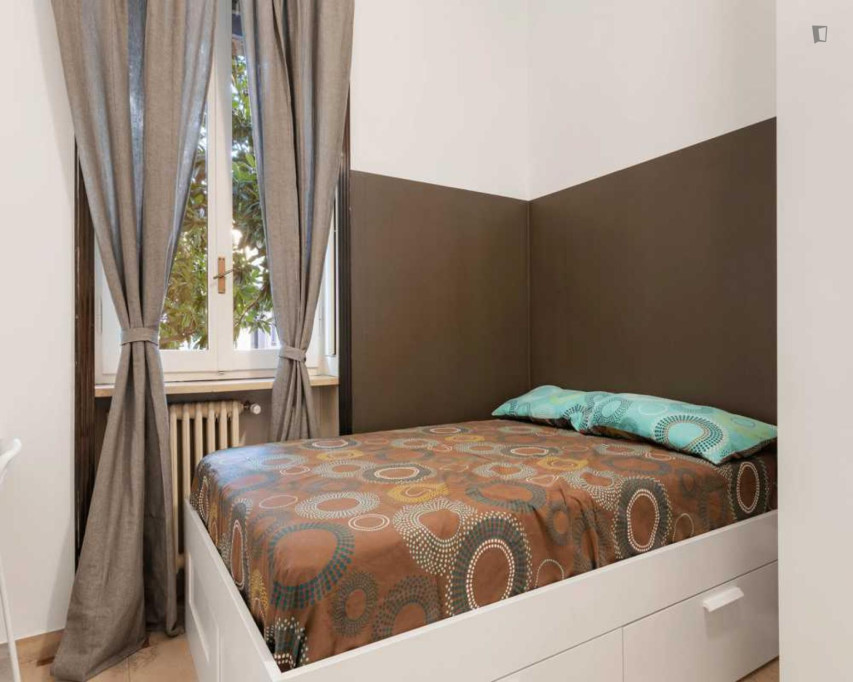 Cosy Double bedroom in shared flat close to Santa Sofia train station - Milan - chambre - ImmoJeune