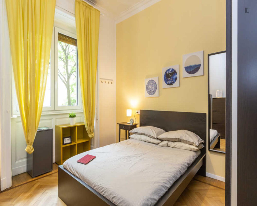 Double bedroom in a student flat, in Porta Venezia - Milan - chambre - ImmoJeune