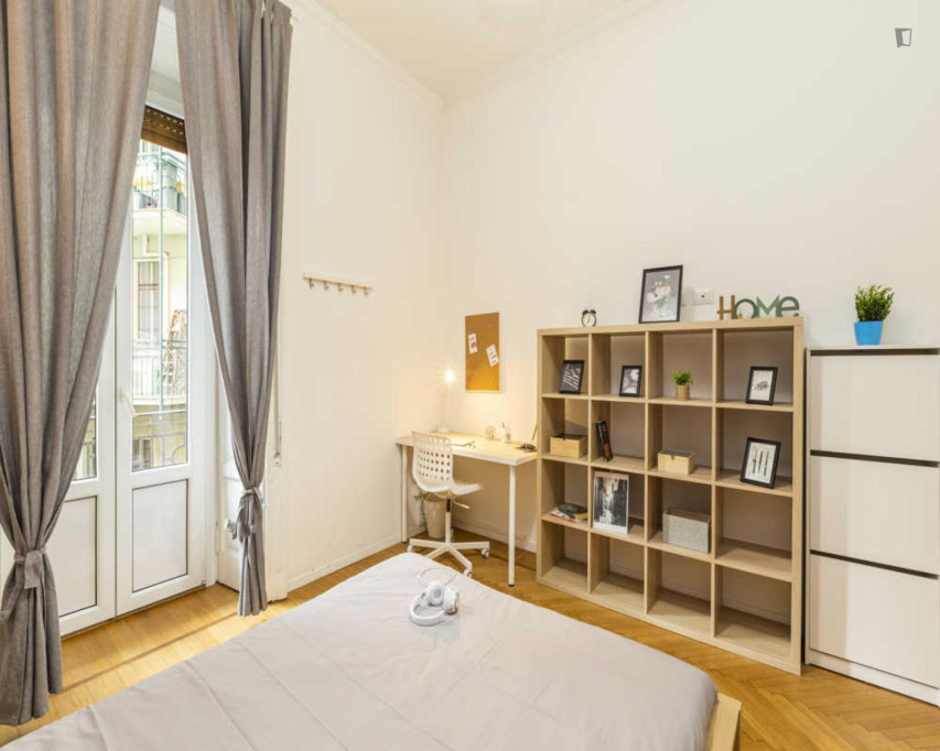 Pleasant double bedroom near the Porta Venezia metro station - Milan - chambre - ImmoJeune
