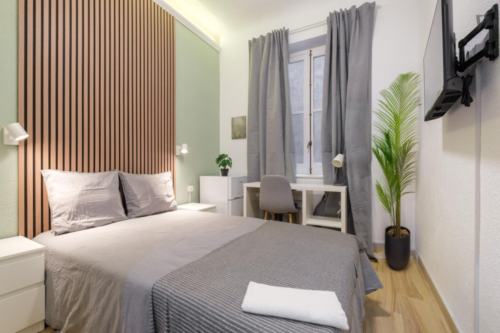 Neat and cosy double bedroom near the Luceros metro - Alicante - chambre - ImmoJeune