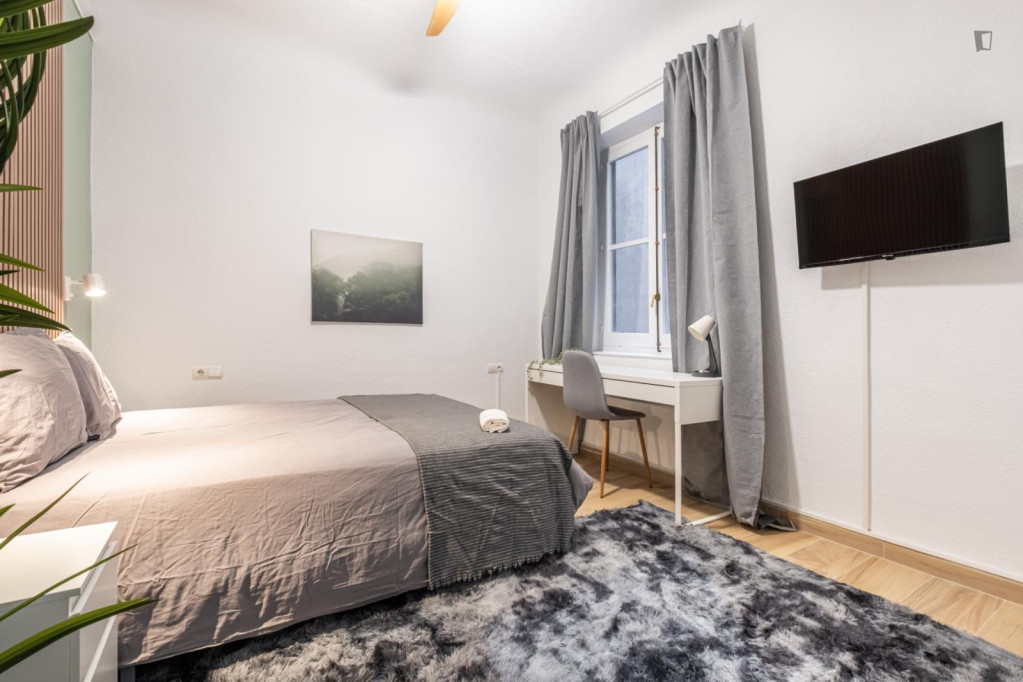 Tasteful double bedroom in the centre of Alicante - Alicante - chambre - ImmoJeune