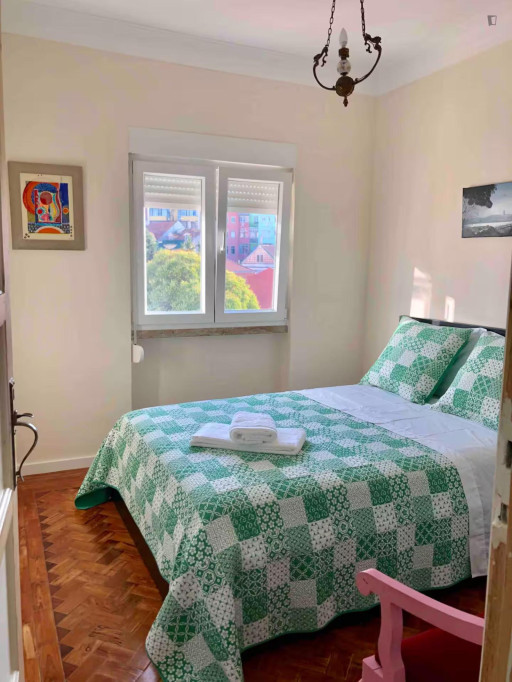 Charming 1 Bedroom Apartment close to Campolide Train Station - Lisbonne - chambre - ImmoJeune