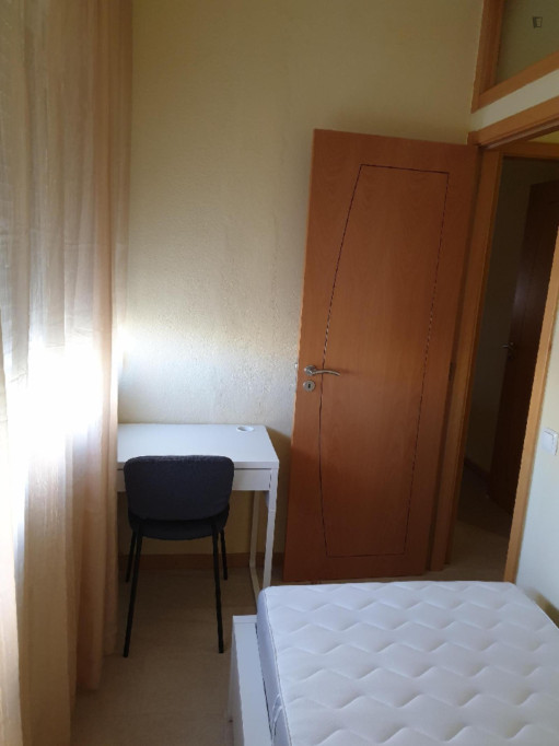 Cozy Single Bedroom close to Chelas Metro - Lisbonne - chambre - ImmoJeune