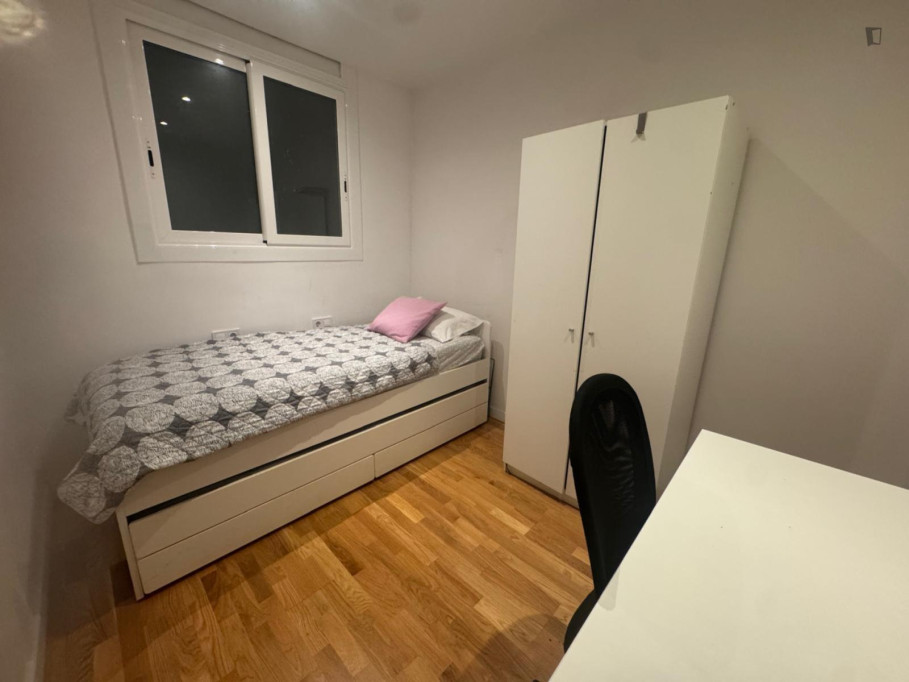 Cozy single bedroom in the Sarrià - Sant Gervasi area - Barcelone - chambre - ImmoJeune
