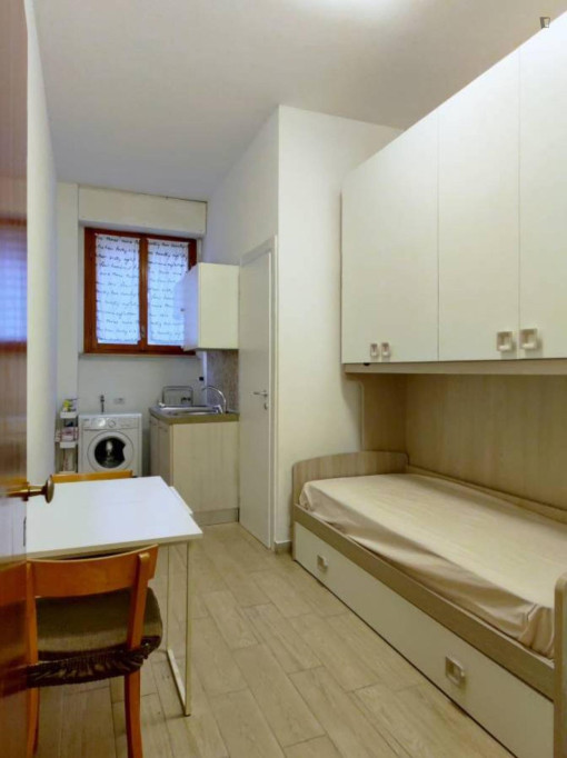 Cute studio in Zona Solari - Milan - chambre - ImmoJeune