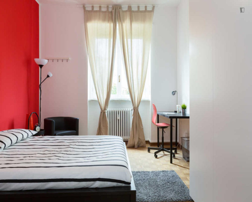 Large Cozy double bedroom placed in Quatiere Giardino area - Milan - chambre - ImmoJeune
