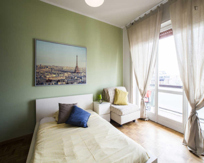 Pleasant room close to the metro San siro - Milan - chambre - ImmoJeune