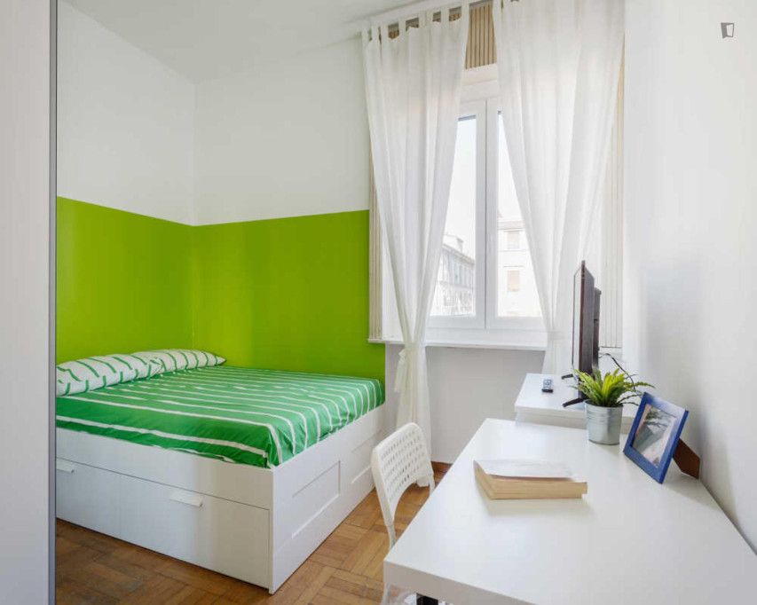 Beautiful Double Bedroom next to Giardini Indro Montanelli - Milan - chambre - ImmoJeune