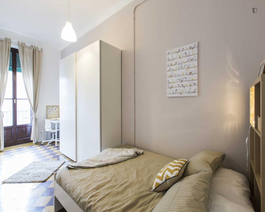 Charming Double Bedroom close to Piazza San Luigi - Milan - chambre - ImmoJeune