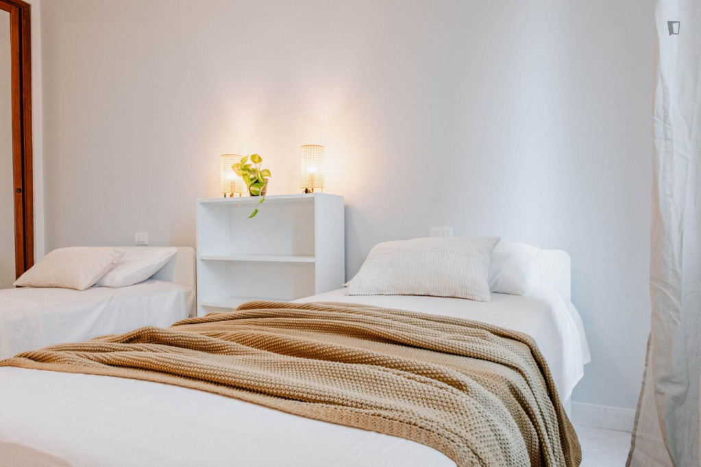 Bed in a pleasant twin bedroom, in Affori - Milan - chambre - ImmoJeune
