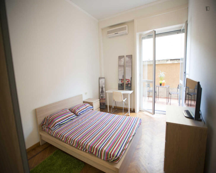 Charming Bedroom next to Corso Buenos Aires - Milan - chambre - ImmoJeune