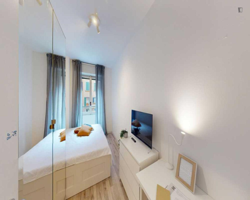 Cozy Double Bedroom next to Giardini Indro Montanelli - Milan - chambre - ImmoJeune
