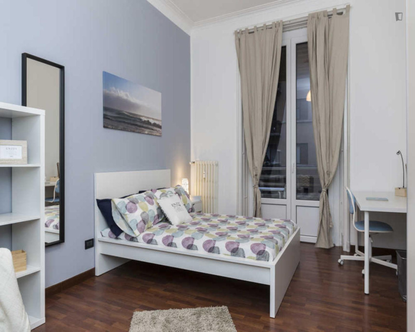 Double Bedroom with Balcony close to Mercato Centrale - Milan - chambre - ImmoJeune