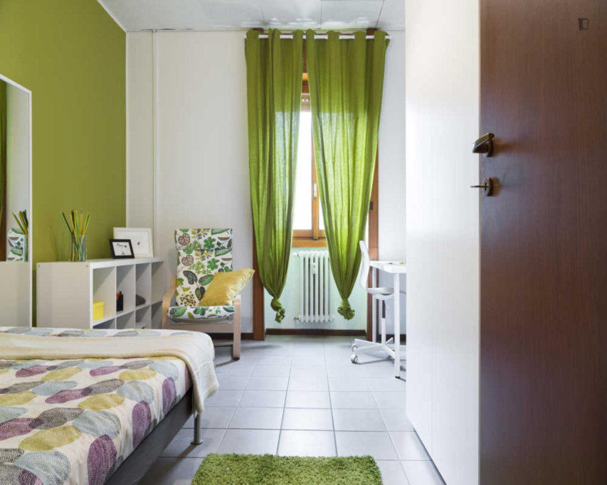 Inviting Single Room Near Zara Metro Station - Milan - chambre - ImmoJeune