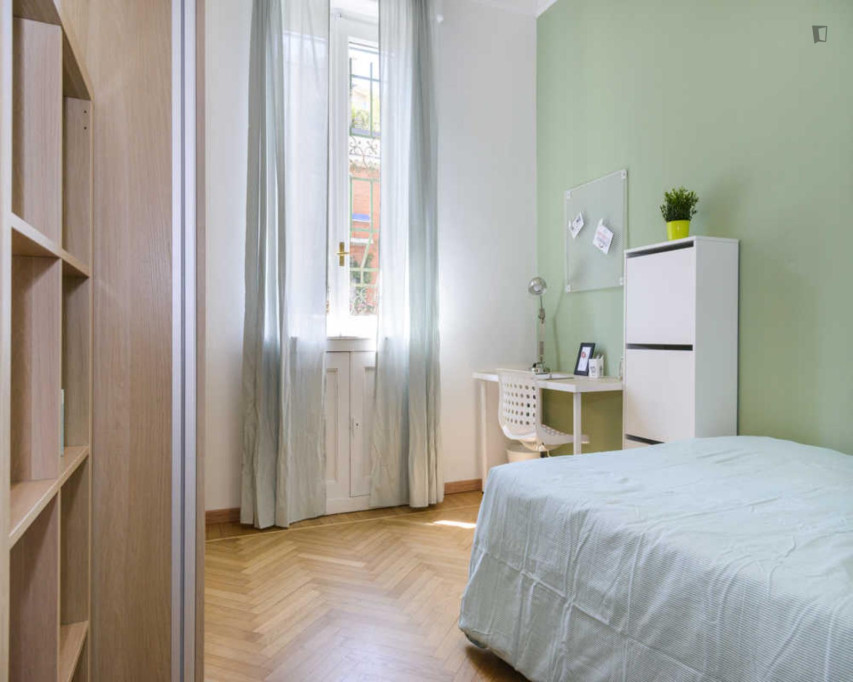 Cute Double Bedroom Close to Bolivar Station - Milan - chambre - ImmoJeune