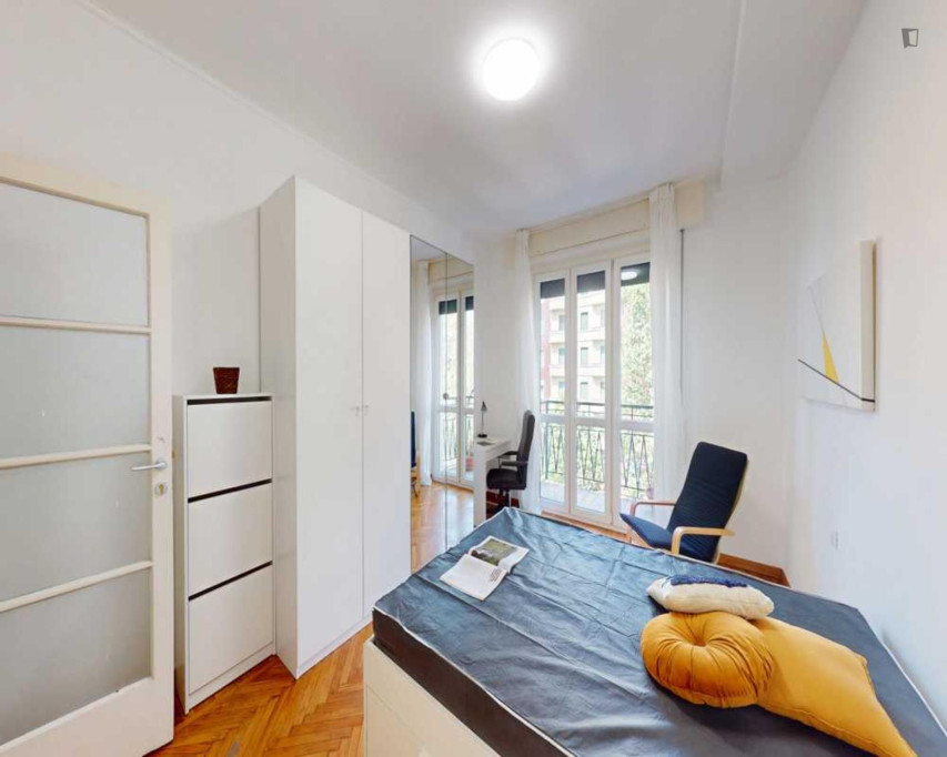 Snug double bedroom in the Central Station area - Milan - chambre - ImmoJeune