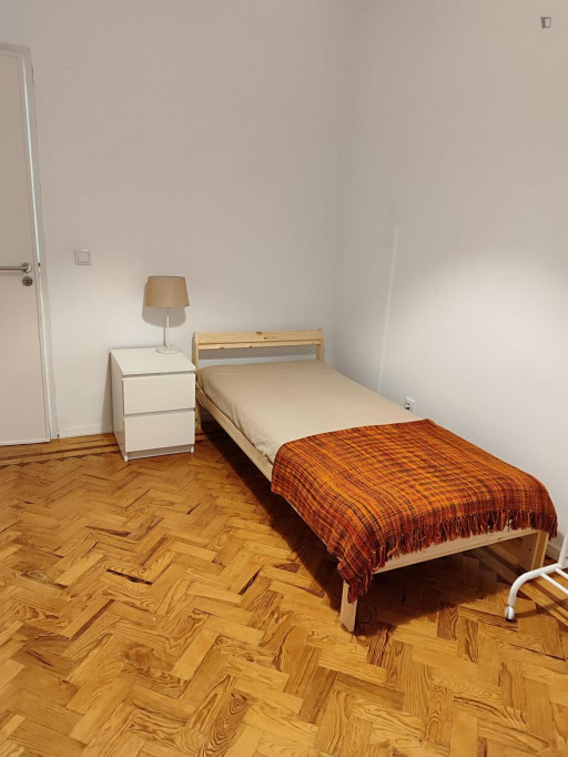 Comfy Single Bedroom close to Pragal Train Station - Lisbonne - chambre - ImmoJeune