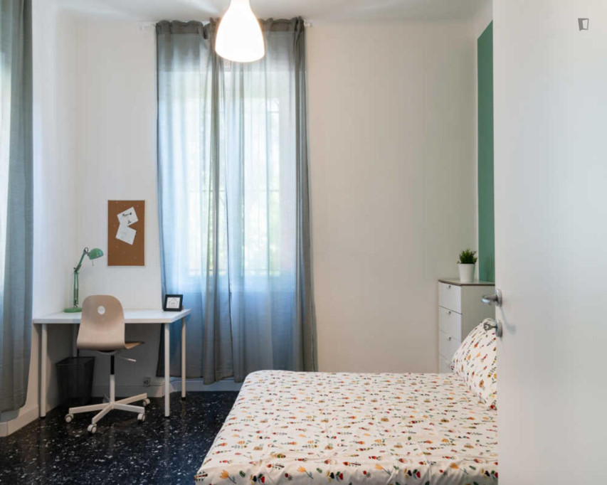Cozy Double Bedroom Near Affori Centro Subway Station - Milan - chambre - ImmoJeune