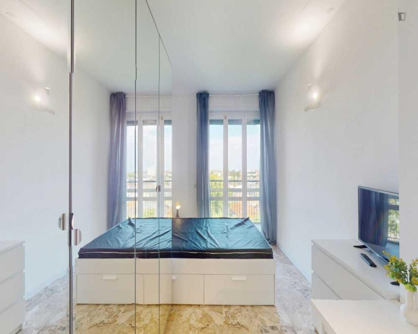 Alluring double bedroom near Milano Porta Vittoria train station - Milan - chambre - ImmoJeune