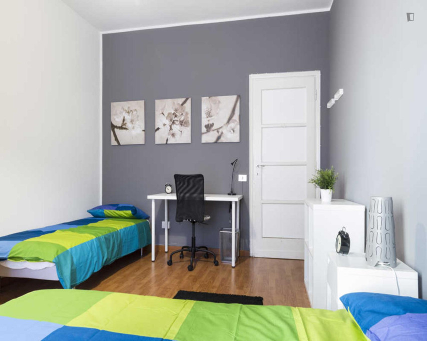 Very neat twin bedroom with a balcony, in the Central zone - Milan - chambre - ImmoJeune