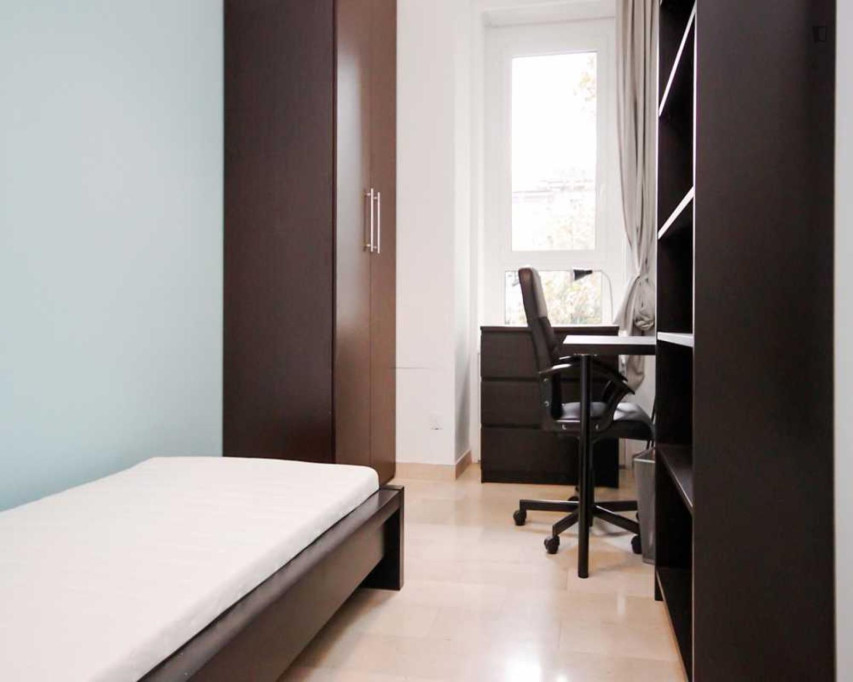 Single Bedroom close to Nuova Accademia di Belle Arti - Milan - chambre - ImmoJeune