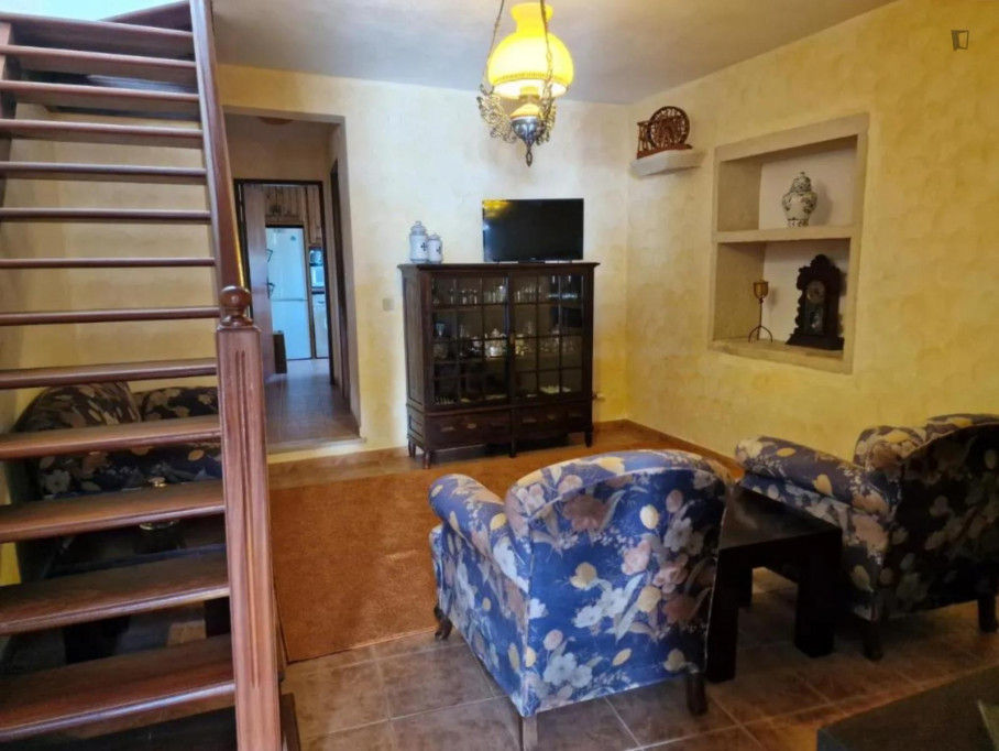Tempting 1 Bedroom House with outside area close to Nabão River - Tomar - chambre - ImmoJeune