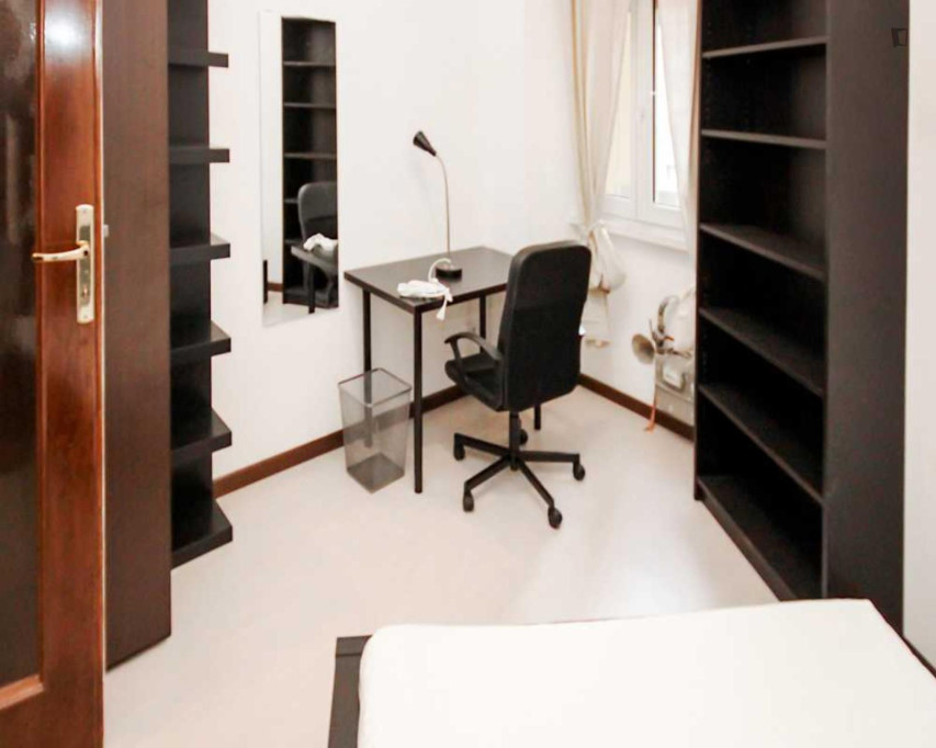 Luminous single bedroom next to Lambrate FS metro station - Milan - chambre - ImmoJeune