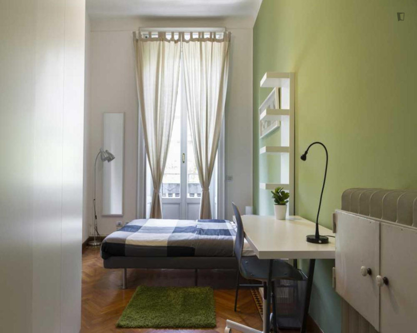 Lovely single bedroom in a 4-bedroom apartment near Giardini Pubblici Indro Montanelli - Milan - chambre - ImmoJeune