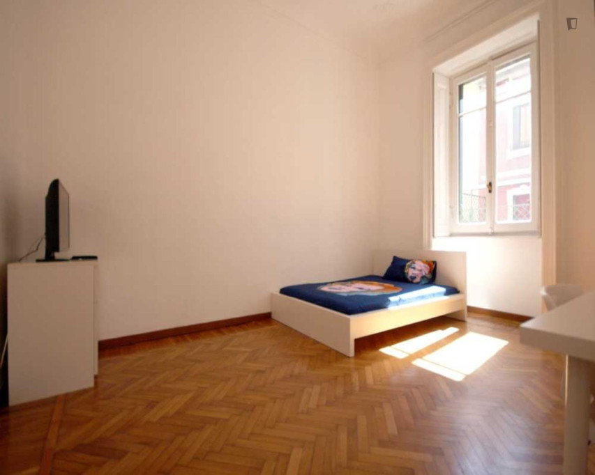 Amazing double bedroom near the Loreto metro - Milan - chambre - ImmoJeune