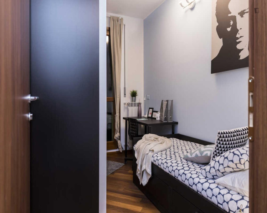 Cozy Single Bedroom Close to Corvetto Subway Station - Milan - chambre - ImmoJeune