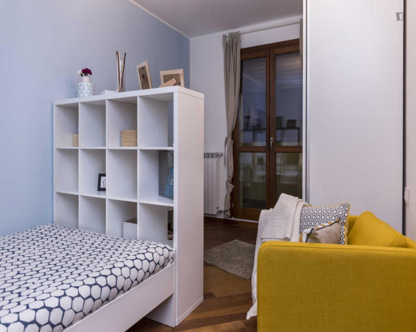 Pleasant Double Bedroom Near the Corvetto Subway Station - Milan - chambre - ImmoJeune