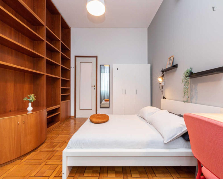 Neat double bedroom near Crocetta metro - Milan - chambre - ImmoJeune