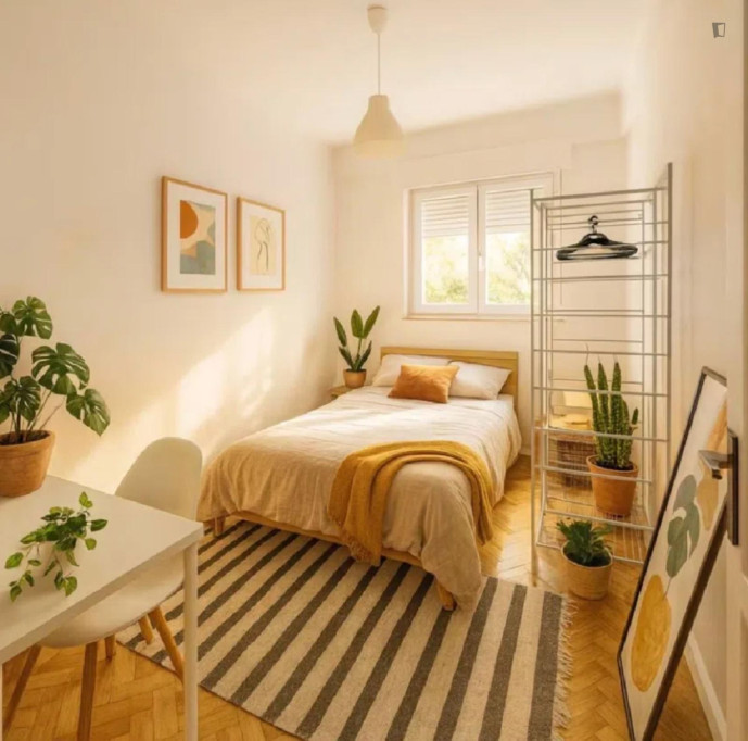 Bright Double Bedroom close to Ameixoeira Metro - Lisbonne - chambre - ImmoJeune