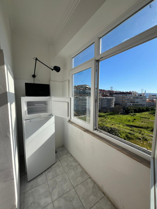 Charming flat with river views and natural light - Lisbonne - chambre - ImmoJeune