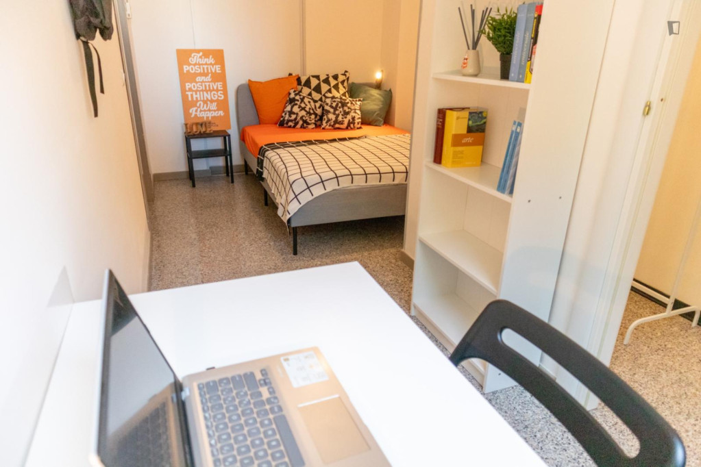 Cozy single bedroom close to Teology faculty - Cagliari - chambre - ImmoJeune