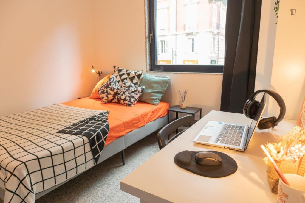 Wonderful single bedroom in the center of Cagliari - Cagliari - chambre - ImmoJeune