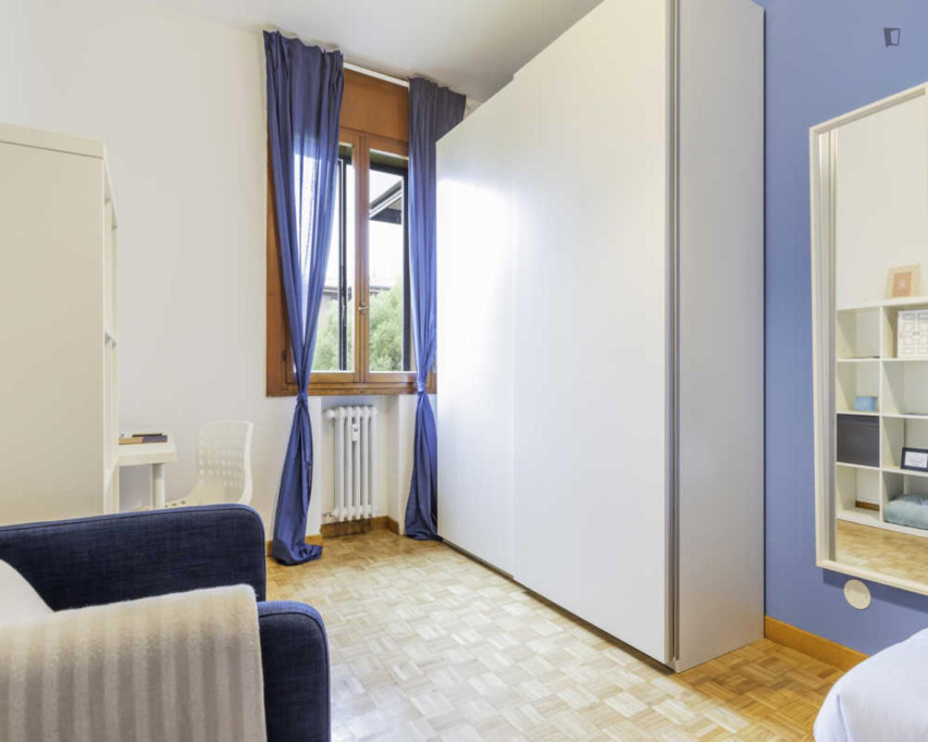 Lovely double bedroom not far from the Campus di Biologia e Biomedicina "Fiore di Botta" - Padova - chambre - ImmoJeune