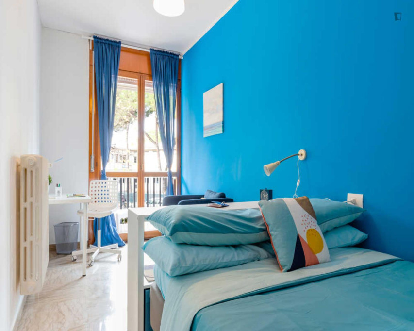 Cozy double bedroom in a 5-bedroom apartment near Parco delle farfalle - Padova - chambre - ImmoJeune
