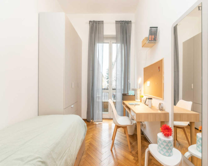 Cosy single bedroom with balcony - Milan - chambre - ImmoJeune