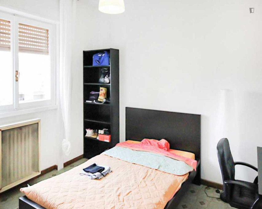 Snug Double Bedroom Near IULM University - Milan - chambre - ImmoJeune