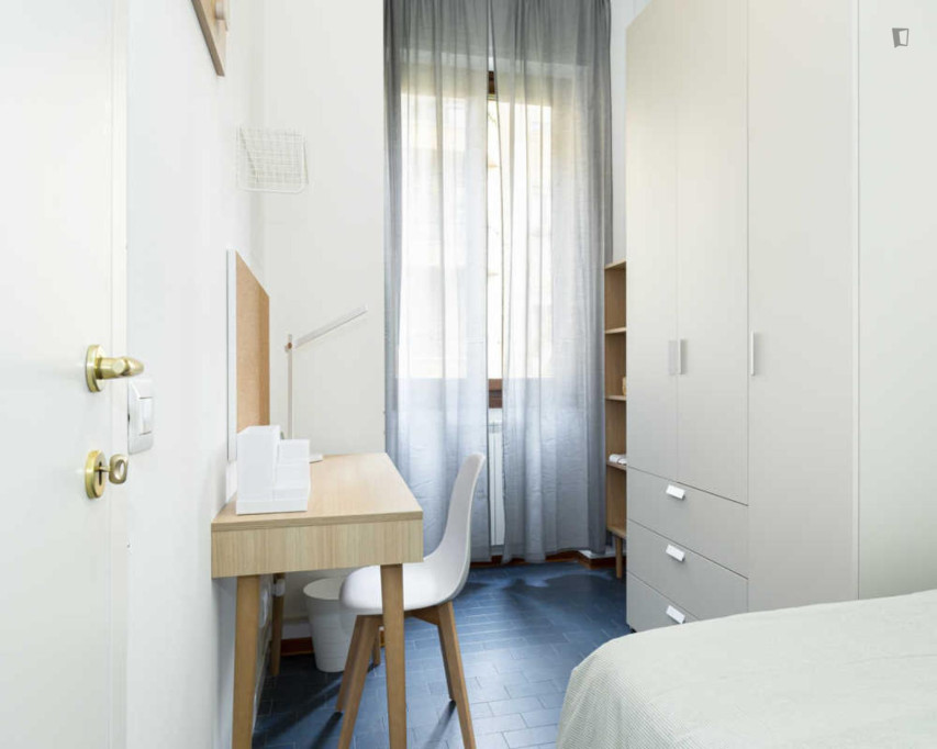 Cozy Double Bedroom Near Università degli Studi di Milano - Milan - chambre - ImmoJeune
