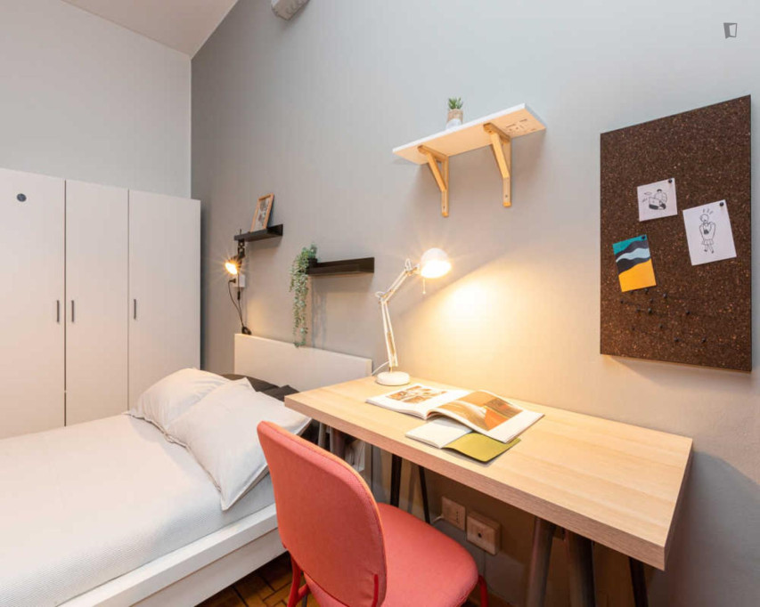 Spacious double bedroom near Crocetta metro - Milan - chambre - ImmoJeune