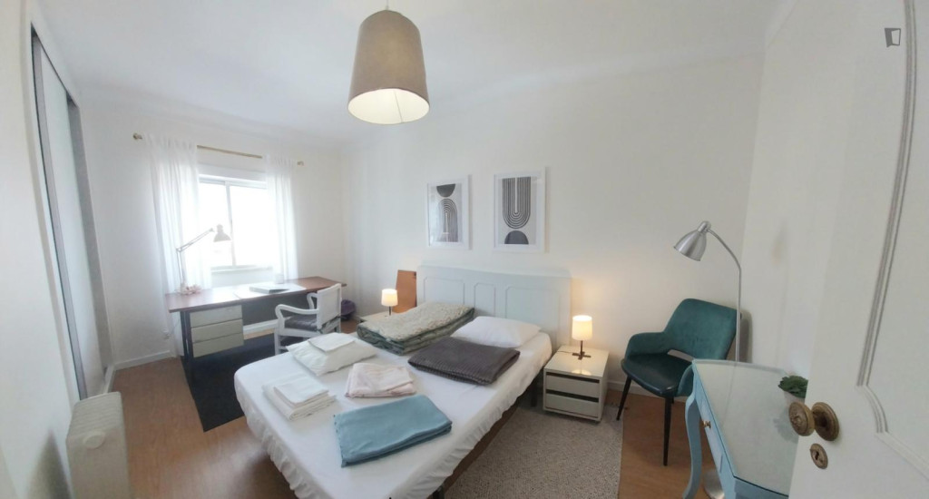 Charming Double Bedroom close to the UC, polos I, III, FEUC and CHUC - Coimbra - chambre - ImmoJeune