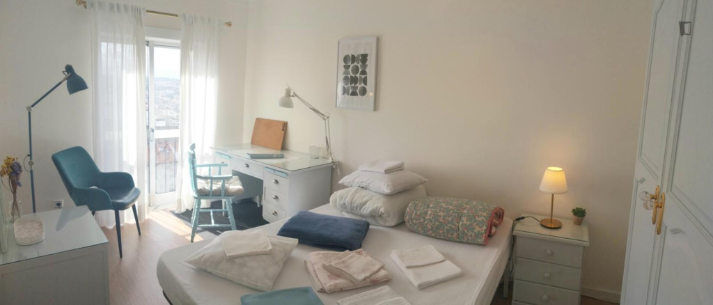 Charming Double Bedroom next to UC, polos I, III, FEUC and CHUC - Coimbra - chambre - ImmoJeune